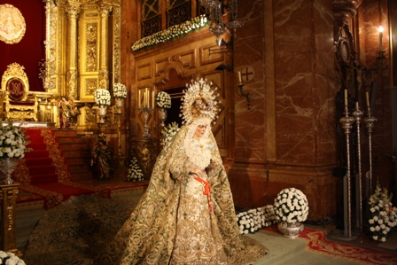 It is the Virgen de la Esperanza in levees