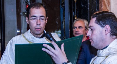 Descubrimiento de placa conmemorativa en la Basílica