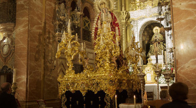 La Virgen del Rosario en su paso