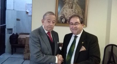 Donación de la Tertulia Cofrade Macarenos del Atrio