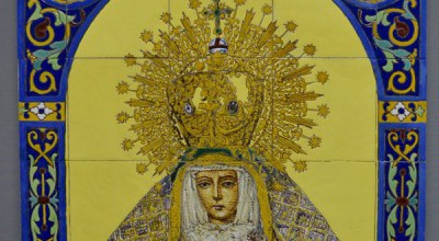 Restauración de un retablo cerámico de la Stma. Virgen